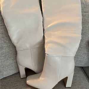 New cream colored Women's Boots